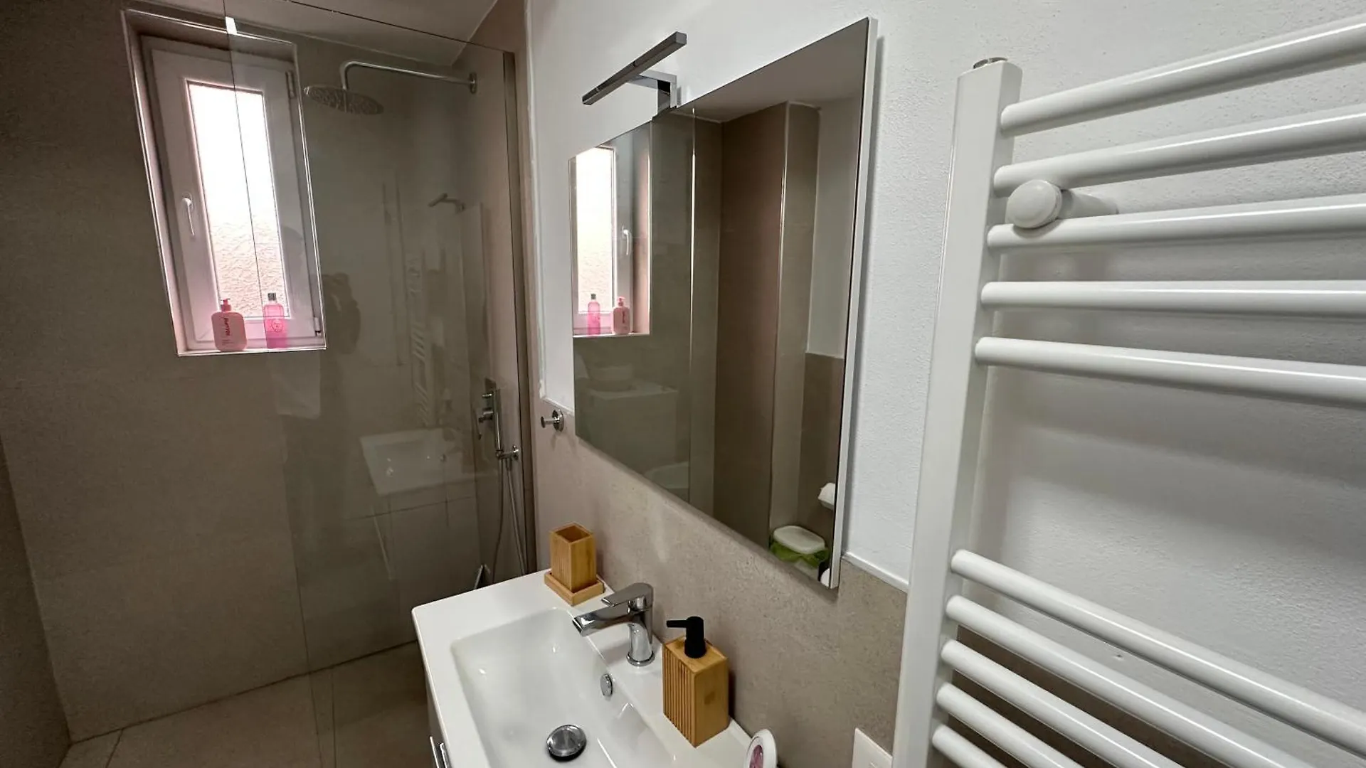 Cosy Staycation Tirana Apartment